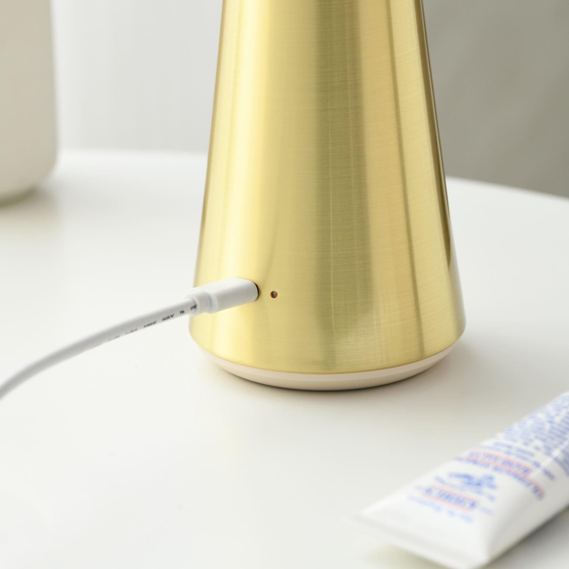 Alena LED Tisch/Makeup Spiegel