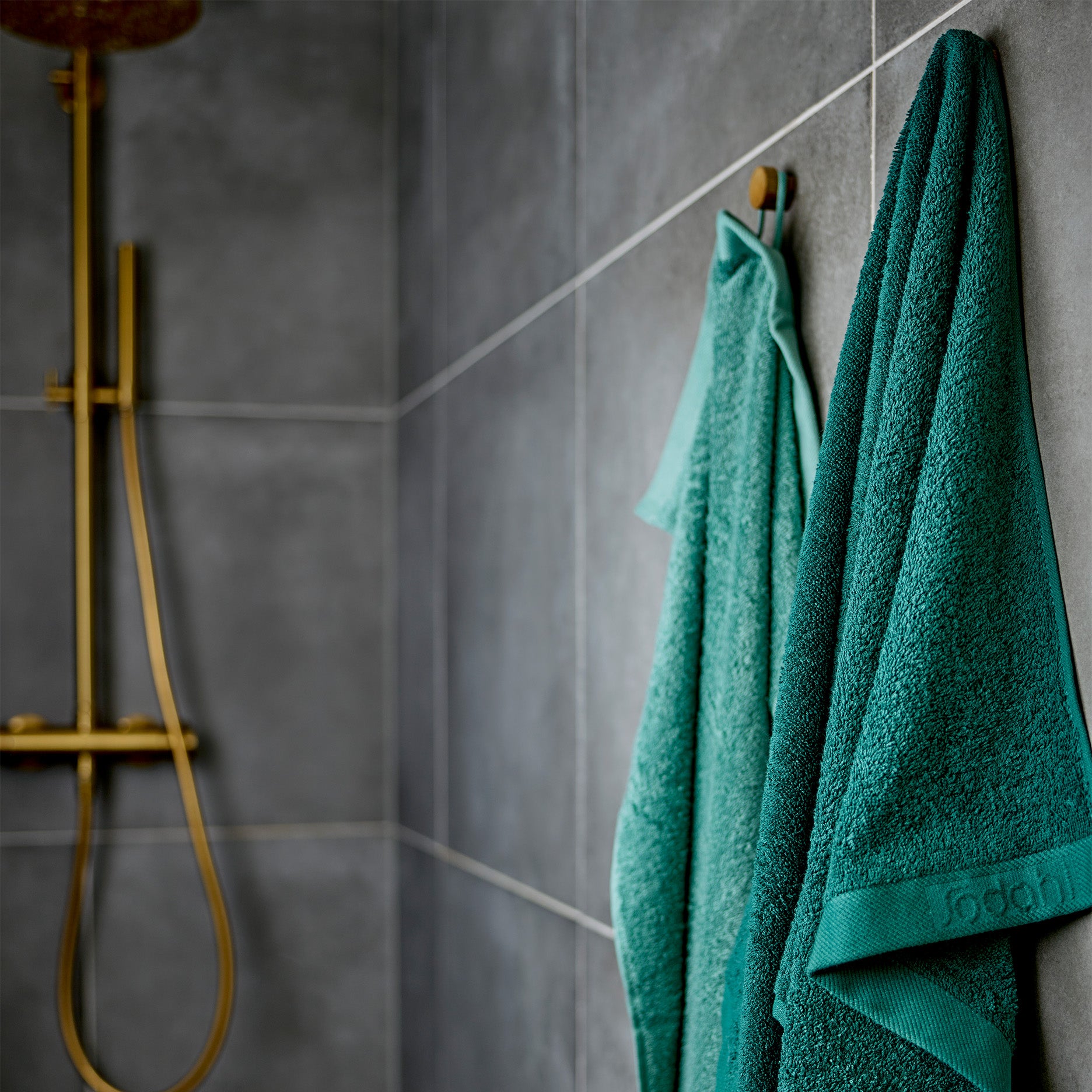 Comfort Handtuch 50 x 100 cm forest green