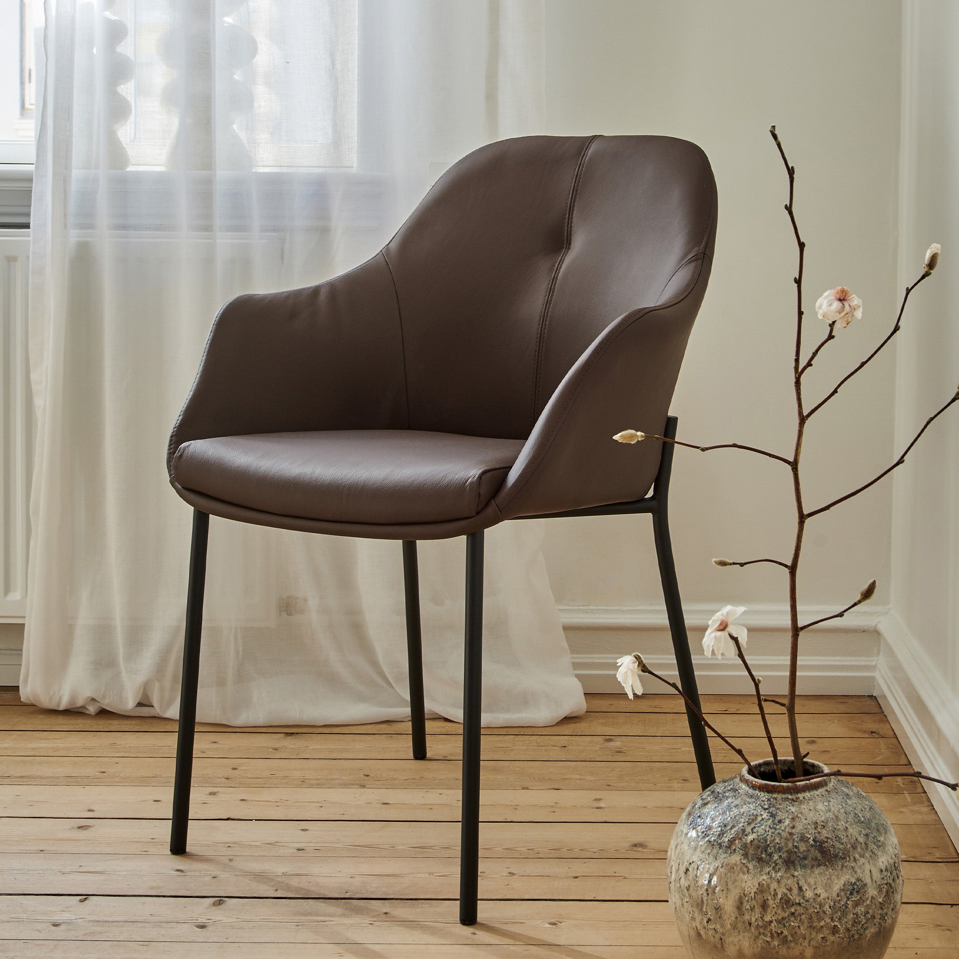 New Age Stuhl m. festen Beinen - leder