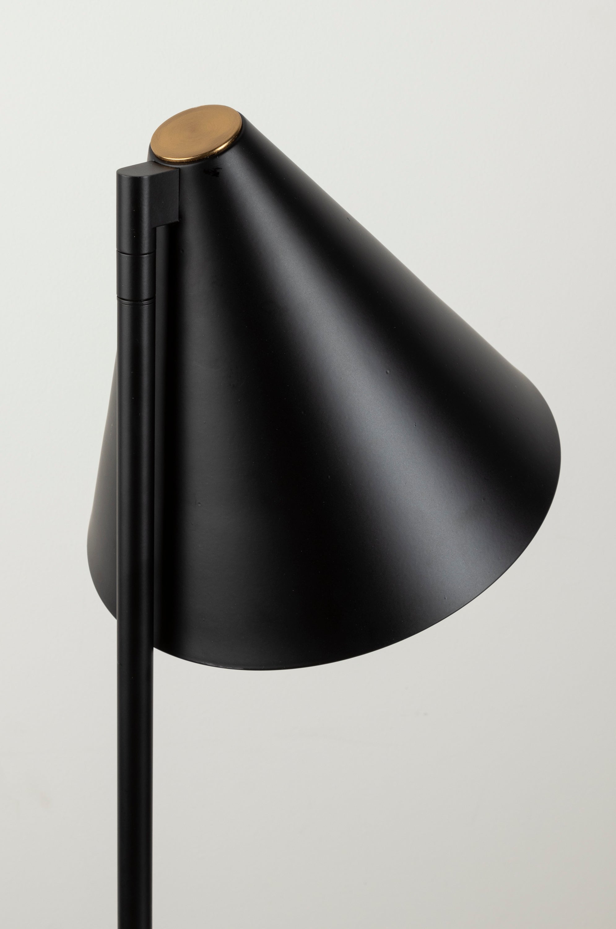 Turn Stehlampe H130